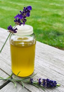 lavender-oil-chemical-free-beauty-care